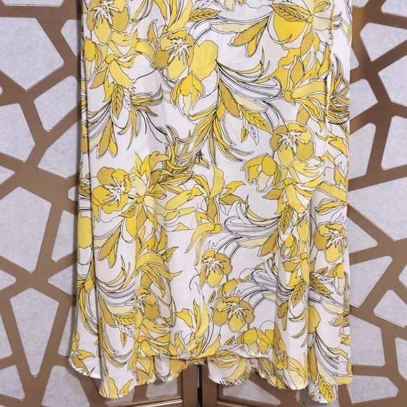 NWOT BAR111 Yellow Floral Print Maxi Halter Dress - Picture 4 of 14